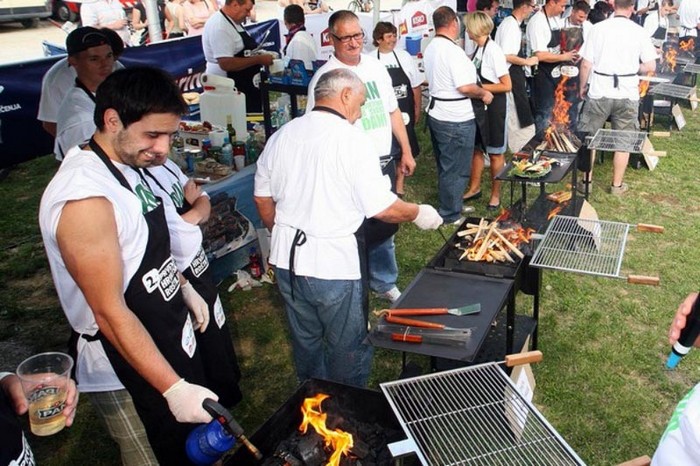 SlikeGodina2014_Rostiljada09-2014_rostilj09-2014-001