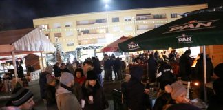 2018 12 16 AUO038
