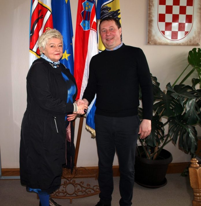 638401598_122127794451153262_5649092581493338977_n-1024x1048