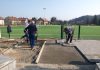 Radovi na igralištu s umjetnom travom teku prema planu